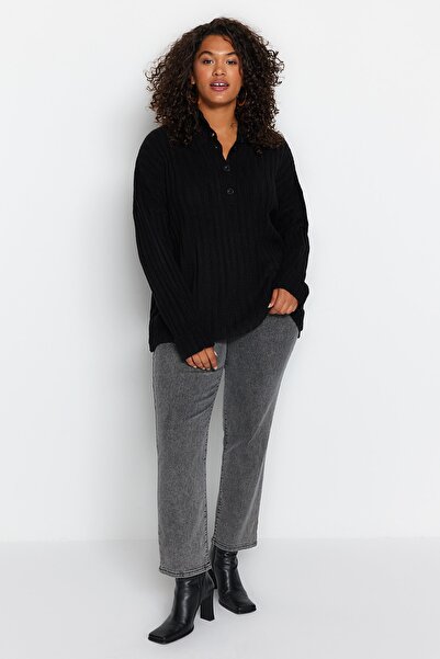 Trendyol Curve Strickpullover mit Kordel - Schwarz, geknöpft TBBAW24AN00045