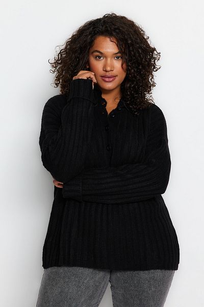 Trendyol Curve Strickpullover mit Kordel - Schwarz, geknöpft TBBAW24AN00045