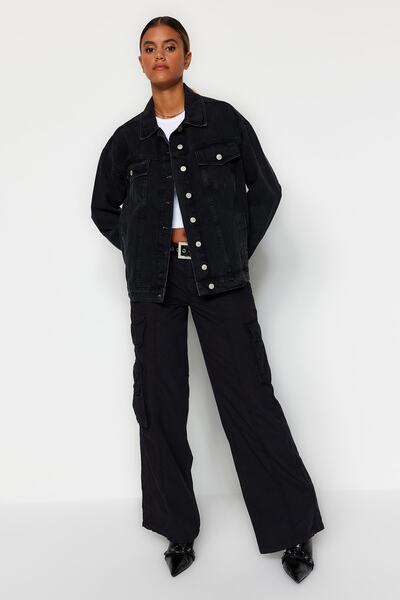 Kolekcia Trendyol Čierna základná džínsová bunda TWOSS20CE0038
