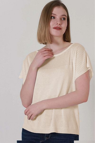 VEGENZE Women's Ecru Chest Openwork Summer Fine Knitwear Blouse