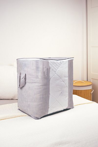 Textile sweet Γκρι ριγέ μαξιλάρι πουλόβερ με παράθυρο 45x30x50