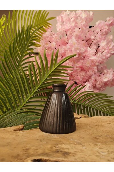 Nokta Dekorasyon Özel Tasarım Dekoratif Üçgen Vazo