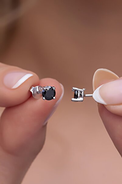 Nereze 925 Ayar Gümüş Siyah Taşlı 4 Mm Tektaş Küpe