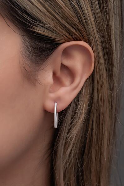 Nereze 925 Ayar Gümüş Çizgili Tasarım 16 Mm Halka Küpe