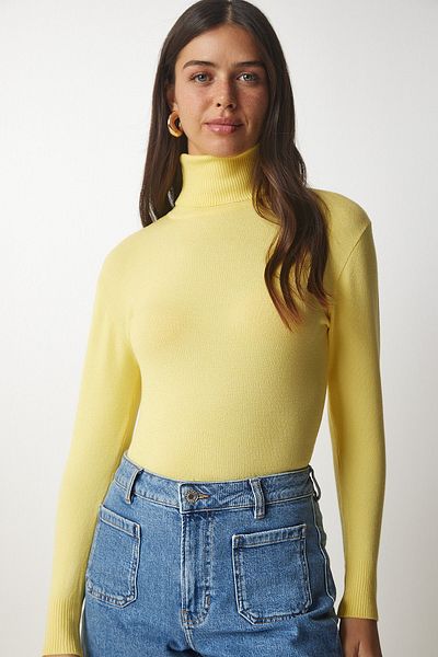 Happiness İstanbul Gelber Rollkragenpullover aus Rippstrick für Damen bv00087