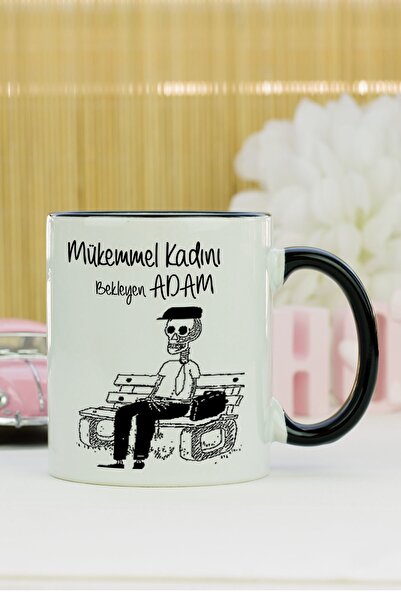 Hediyelen Woman Waiting for the Perfect Man Mug Cup Black