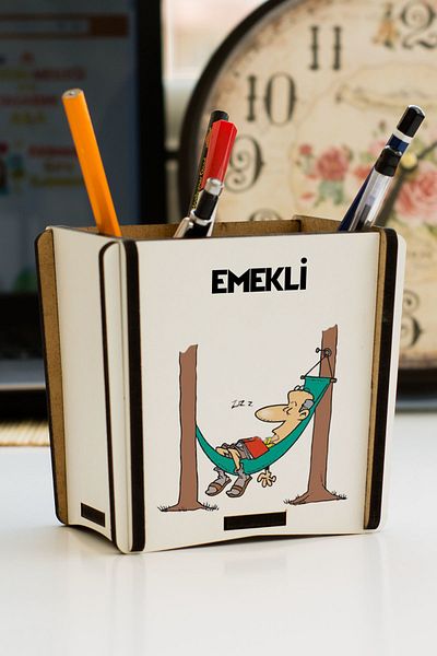Hediyelen Retired Pen Holder