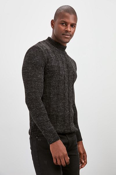 Trendyol Collection Halber Rollkragenpullover – schwarzer Strickpullover mit Haarflechtdetail TMNAW20MG0003