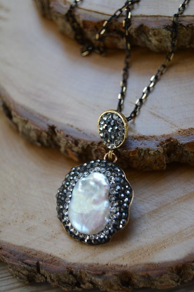 Stoneage Gum Pearl Handmade Necklace- Modest- Design