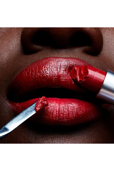 M.A.C Lipstick - Cremesheen Lipstick Brave Red 3 g773602166534