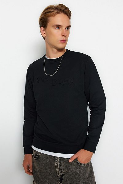 Trendyol Collection Черен суитшърт с щампи с дълъг ръкав - стандартна кройка TMNAW22sw1295