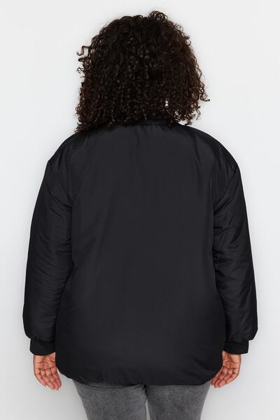 Trendyol Curve Μαύρο Oversize Fit Bomber γιακά Ροζ Επένδυση Λεπτό Μεγάλο Μέγεθος Μπουφάν TBBAW24AW00005