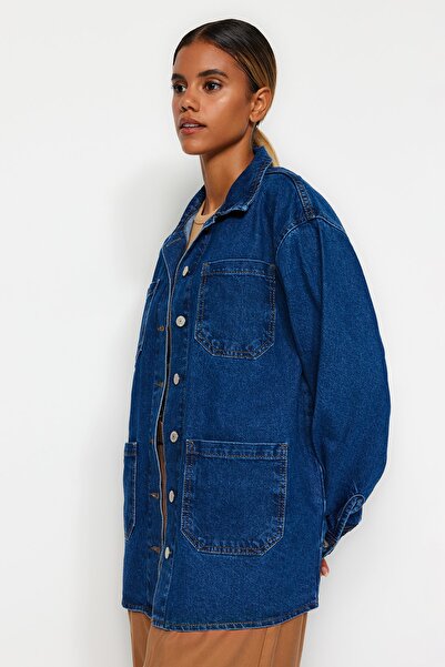 Trendyol Collection Μπλε τζιν μπουφάν oversize με λεπτομέρεια τσέπης TWOSS22CE0217