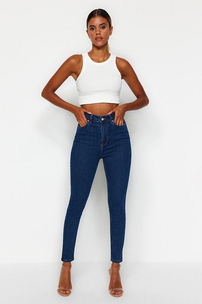 Trendyol Collection Dunkelblauer Push-Up-Skinny mit hoher Taille TWOSS23JE00078