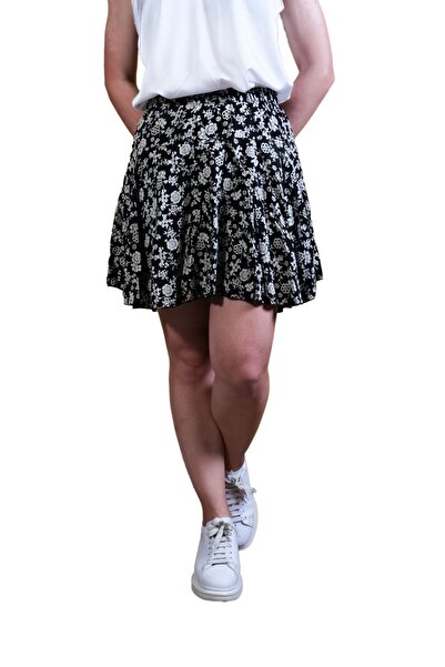 Blues Outlet Women's Patterned Viscose Woven Shorts with Elastic Waist Skirt-model-8