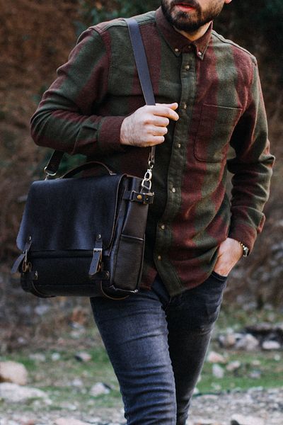 saraci leather craft حقيبة جلدية للرجال وحقيبة كمبيوتر محمول إنتاج خاص