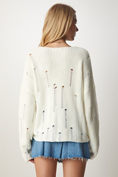 Happiness İstanbul Women's Bone Ripped Detailed Knit Sweater MX00119