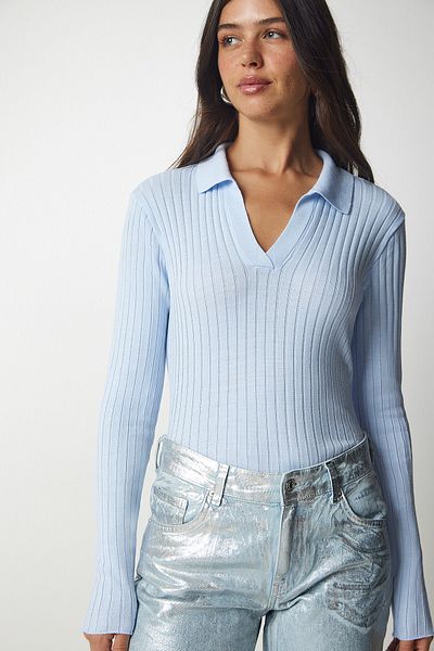 Happiness İstanbul Pulover din tricot cu nervuri cu guler polo albastru deschis pentru femei BV00011