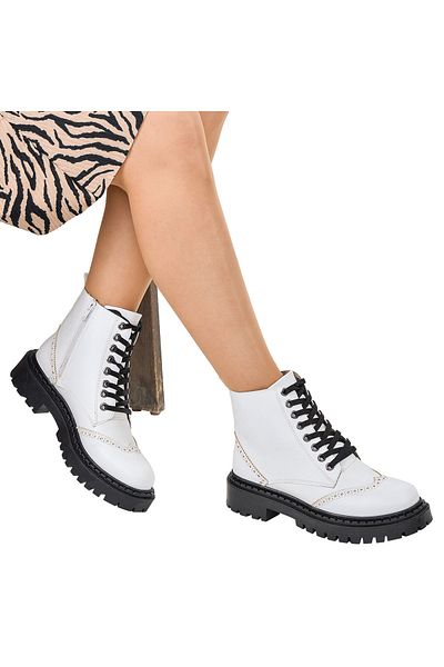 NOOSY Women's White Zippered Boots