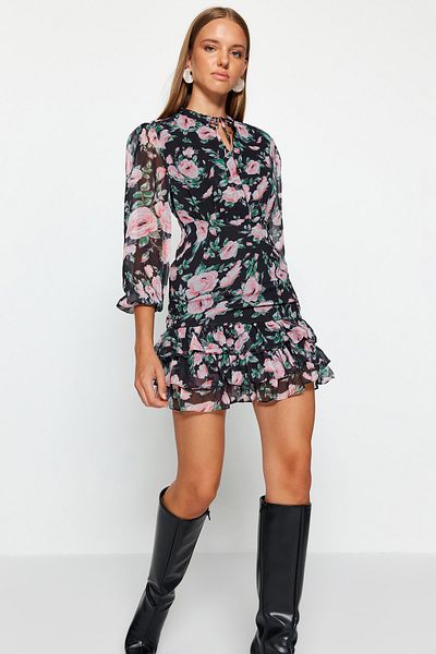 Trendyol Collection Ροζ φλοράλ υφασμένο φόρεμα με επένδυση σιφόν TWOAW21EL1442