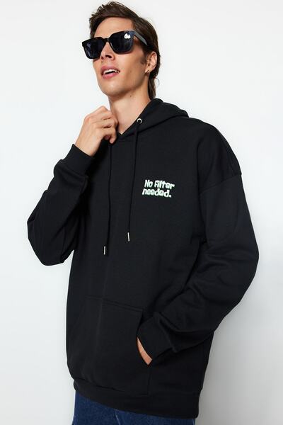 Trendyol Collection Vesmírně vzorovaná černá oversize fleecová mikina s kapucí - Tmnaw24Sw00095