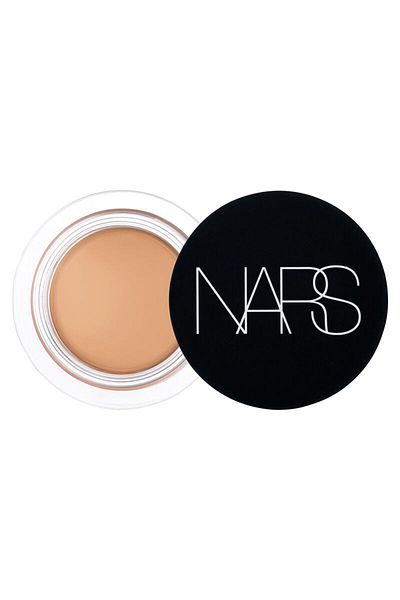 Nars SOFT MAT HIGH CONCEALER with Hyaluronic Acid and Vitamins A, C and E