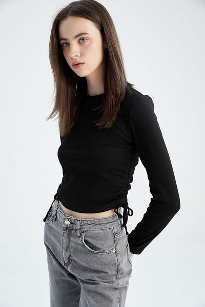 DeFacto Tailliertes Basic-Langarm-Crop-T-Shirt