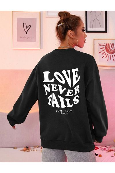 My Blog Black Oversize Love Never Fails Printed Sweatshirt