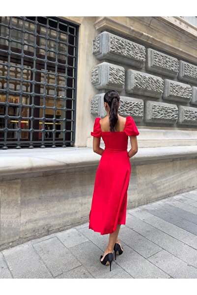 elbisenvarmı Rochie midi cu decolteu pătrat cu fante