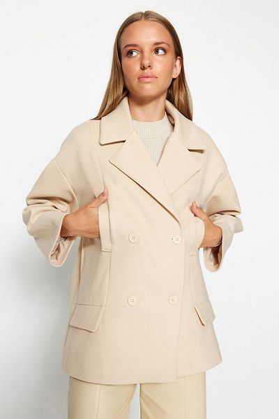 Trendyol Collection Béžový oversize kabát s širokým střihem TWOAW24KB00132