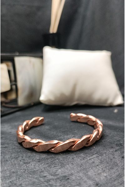 KAVELE 100% Pure Copper Thick Twisted Bracelet