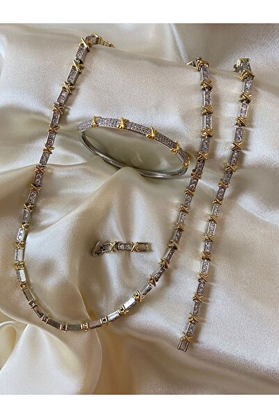 Hatko Kuyumculuk Tiff.co XOXO Model döküm kolye HTK0001