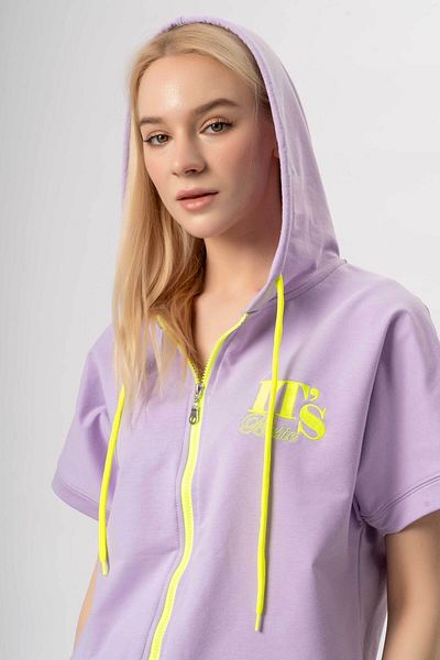 its basic Women's Lilac Color Printed Hooded Zippered Half Sleeve Sweatshirt