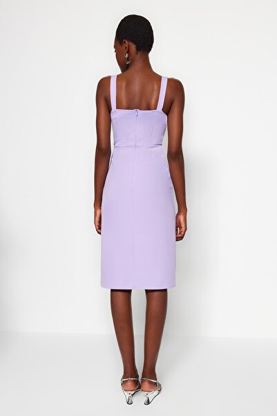 Trendyol Collection Lilac Midi šaty s tužkovou sukní - detail s očkem, čtvercový límec s rozparky TWOSS19EL0079