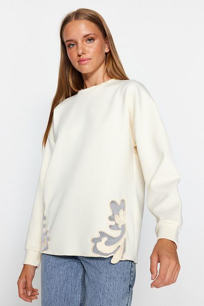 Trendyol Modest Ecrufarbenes, mit Spitze verziertes Tauch-/Scuba-Strick-Sweatshirt TCTAW24TW00008