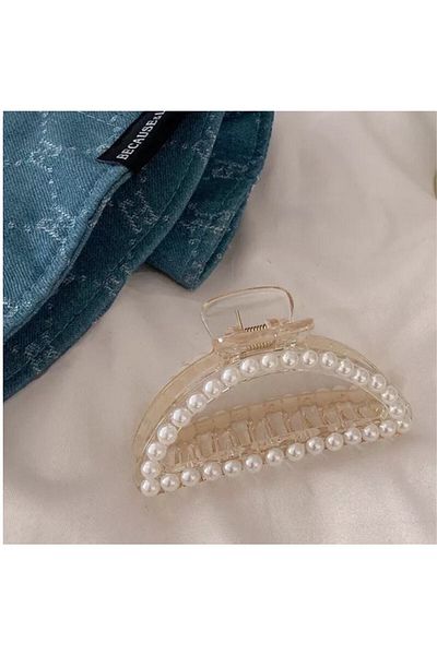 Mathilda Aksesuar Women's Pearl Latch Clasp Hollow Triangle