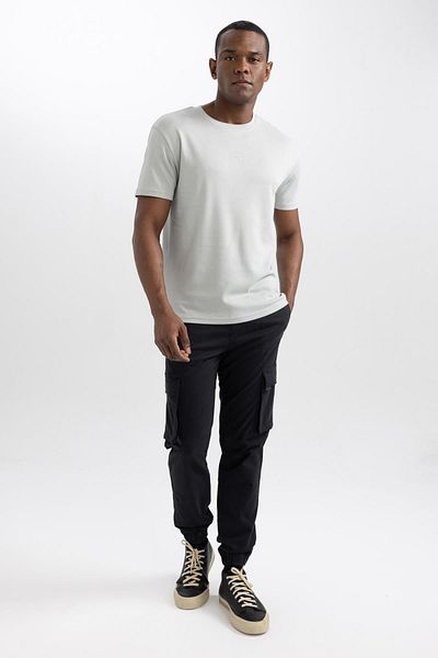 DeFacto Tričko Regular Fit Crew Neck s krátkým rukávem A6869ax23au