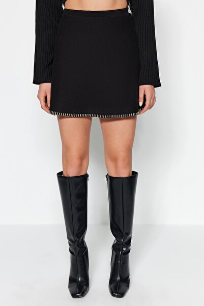 Trendyol Collection Černá mini sukně z bavlněného úpletu TWOAW24ET00067