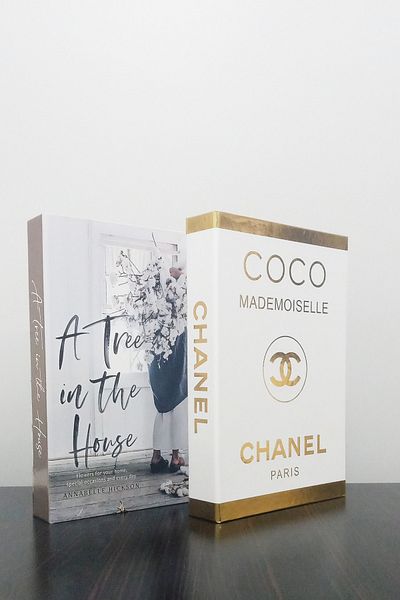 BayCazip A Three in the House & White Gilt Themed 2-Piece Decorative Book Box Set