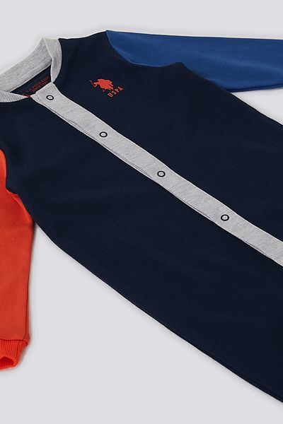 U.S. Polo Assn. بذلة أطفال من U.S. Polo Assn باللون الأزرق الداكن ومزينة بأزرار أمامية