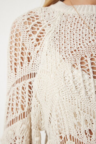 Happiness İstanbul Pulover de damă din tricot curbat cu textura crem NV00063