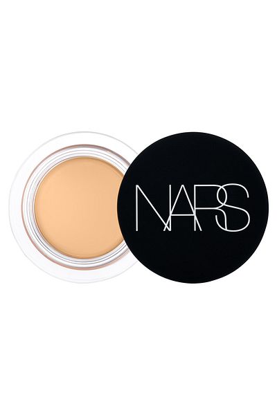Nars SOFT MAT HIGH CONCEALER with Hyaluronic Acid and Vitamins A, C and E