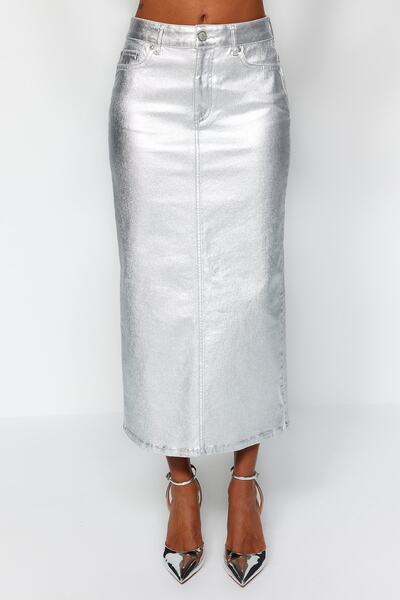 Trendyol Collection Ασημένια γυαλιστερή μεταλλική στάμπα μάξι τζιν φούστα TWOAW24ET00134
