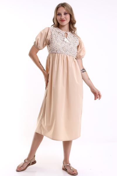 Butik Beyza Φόρεμα με δαντέλα