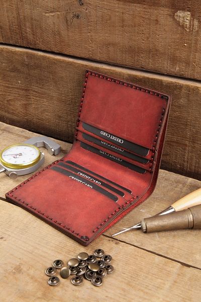New Coast Leather 1900's Мъжки портфейл от естествена кожа, 100% ръчно изработен, червен