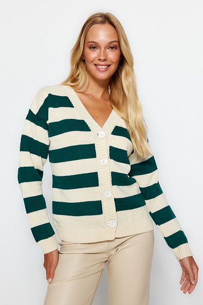 Trendyol Collection Základní pruhovaný pletený svetr s výstřihem do V - TWOAW24HI00392