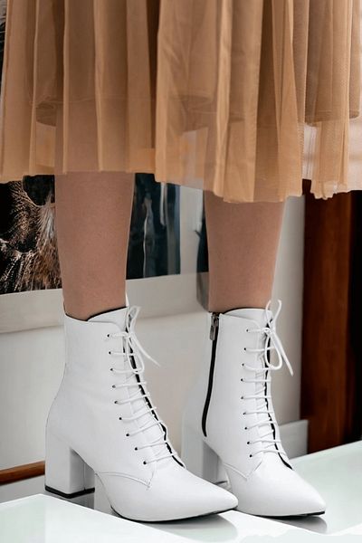 DURUNUN BUTİĞİ Καθημερινές γυναικείες μπότες Duliz White Pointed Toe Lace-Up