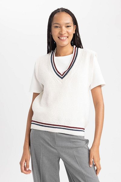 DeFacto Pullover mit V-Ausschnitt und Oversize-Passform S0375az23wn