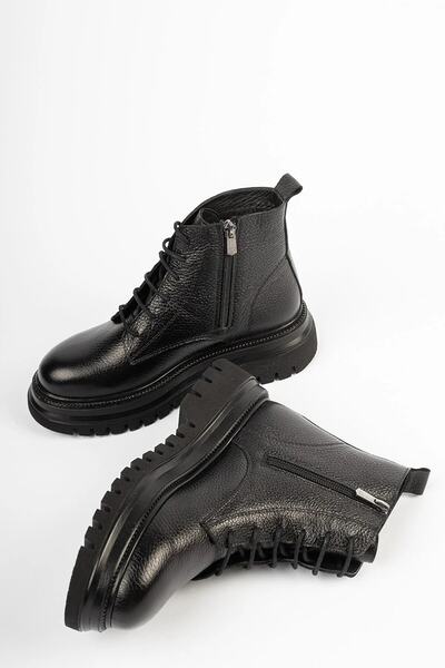 Deripabuc Hakiki Deri Siyah Kadın Tırtıklı Taban Deri Postal Bot TRC-216574