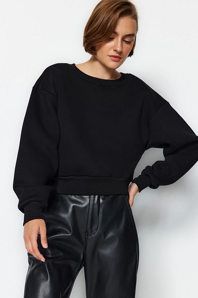 Trendyol Collection Черен плетен суитшърт от полар от спокойна кройка, основно деколте и плътна вътрешна част TWOAW24SW00147